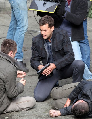 Illustration for article titled Fringe Set Pictures Part 2